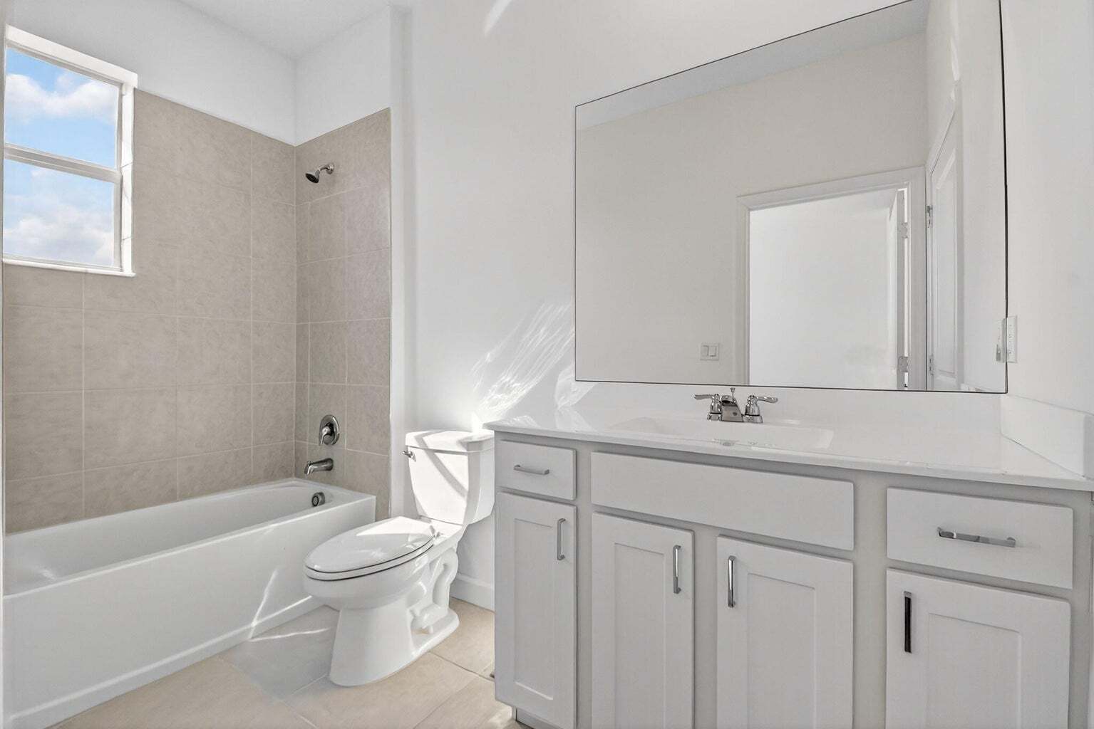 Building Photo - 4645 Meyerson Pl