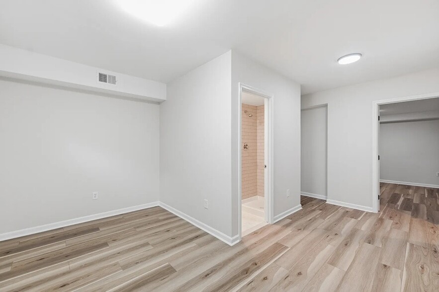 Building Photo - 207 Roundhouse Ct