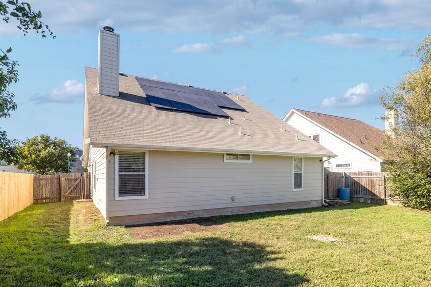 Backyard - 1019 Leeds Castle Walk