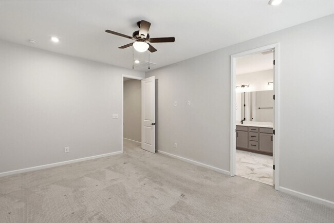 Building Photo - Like-New LoSo Townhome | 3BR + Loft | 2-Car Garage | Move-In Ready