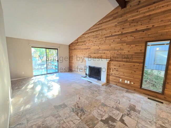 Building Photo - 9 Mountain Cir