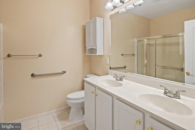 Building Photo - 2115 Ganton Green
