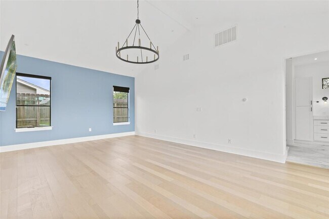 Building Photo - 2703 Tannehill Dr