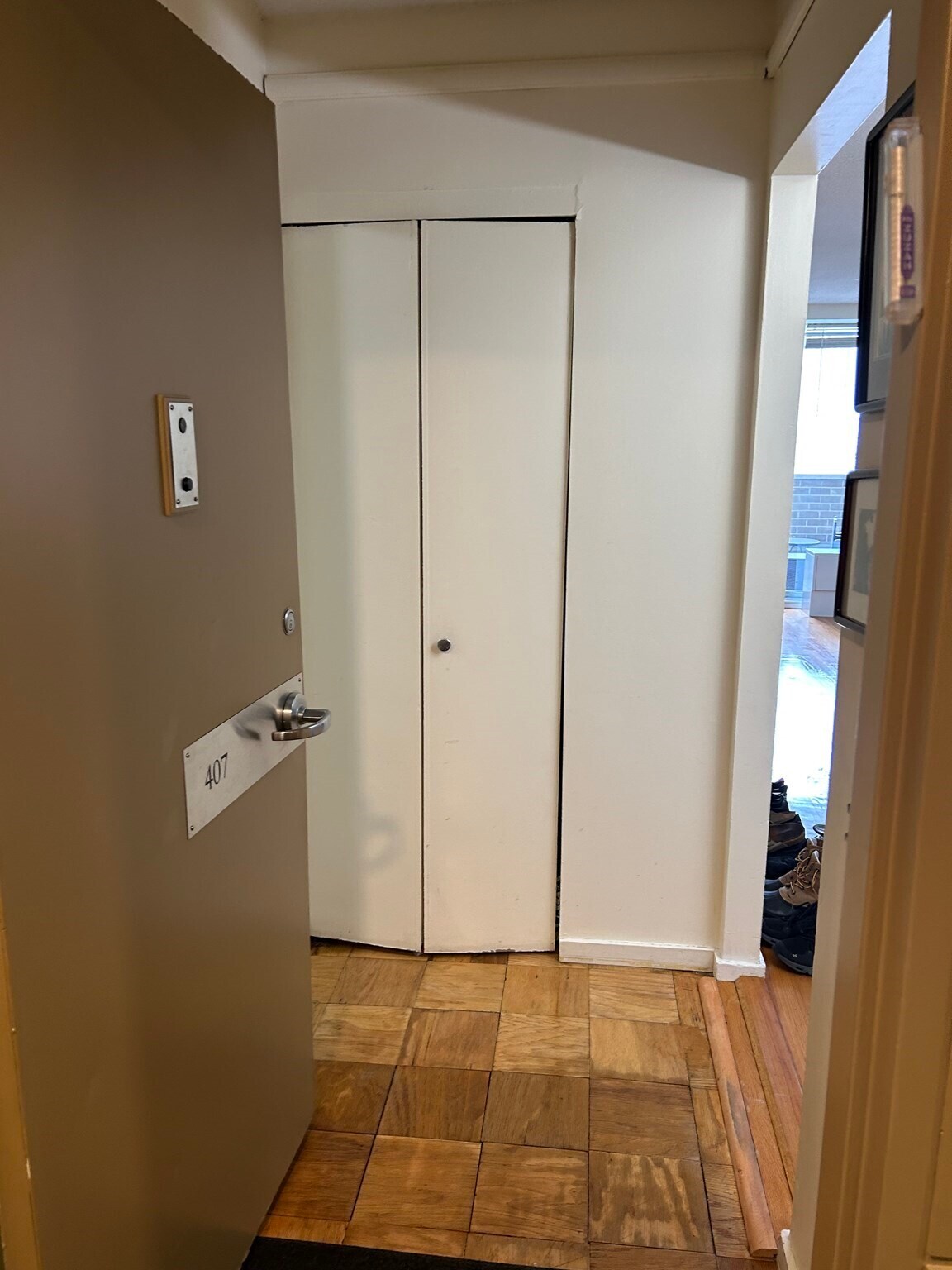 Building Photo - 77 Pond Ave