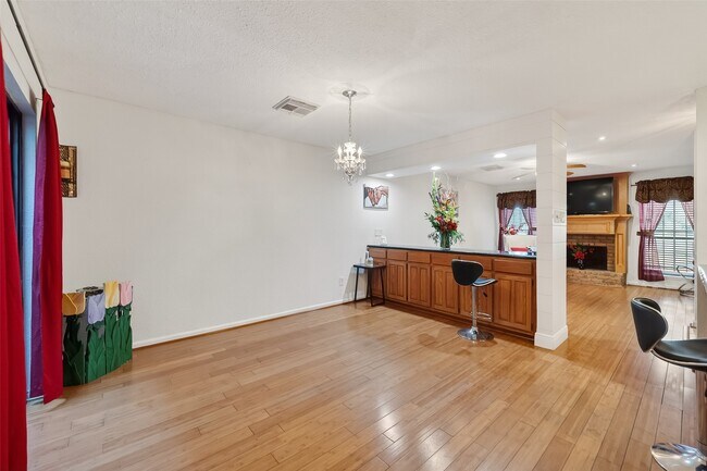 Building Photo - 3200 S Gessner Rd