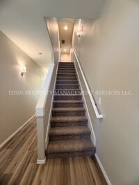 Building Photo - Charming Hillsboro Rental – Spacious, Comfortable, and Convenient