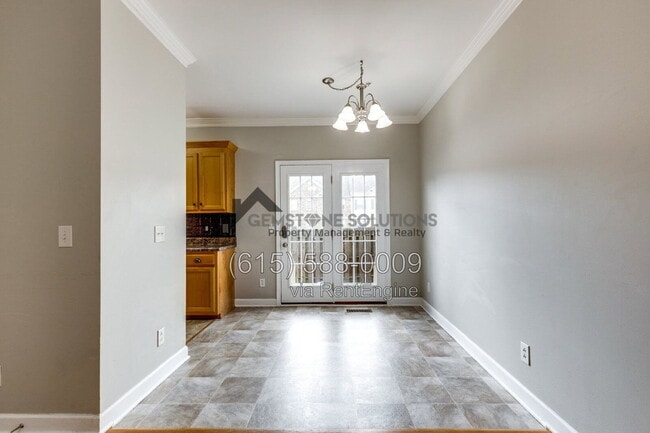 Building Photo - 1012 McKenna Dr