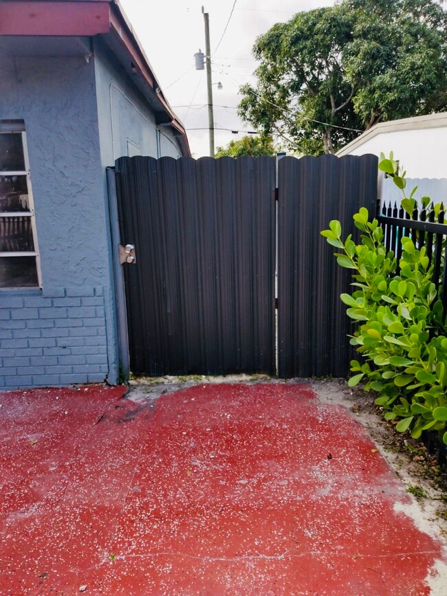 Building Photo - 14180 NW 23rd Ct