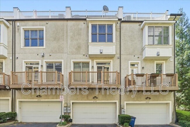 Building Photo - 2735 Linden Ln
