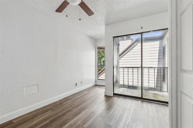 Building Photo - 2300 Bamboo Dr