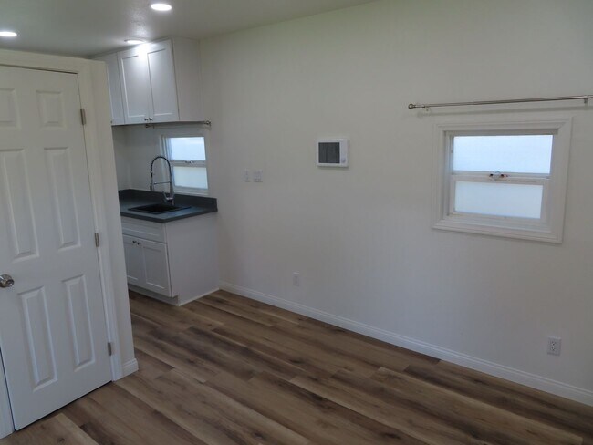 Building Photo - 4312-4314 33rd Place