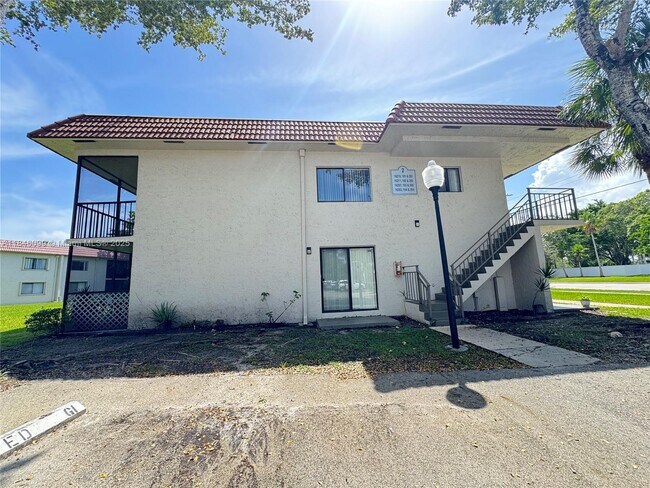 Building Photo - 16215 Saddle Club Rd