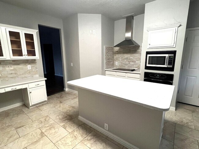 Building Photo - 2708 Cascade Dr