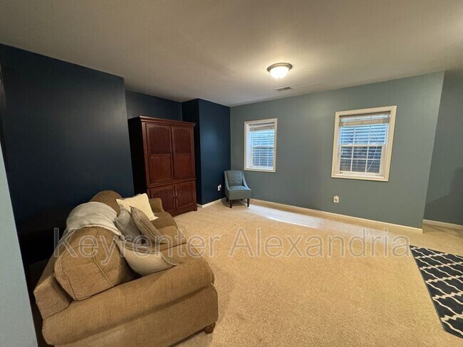 Building Photo - 6987 Forepond Ct