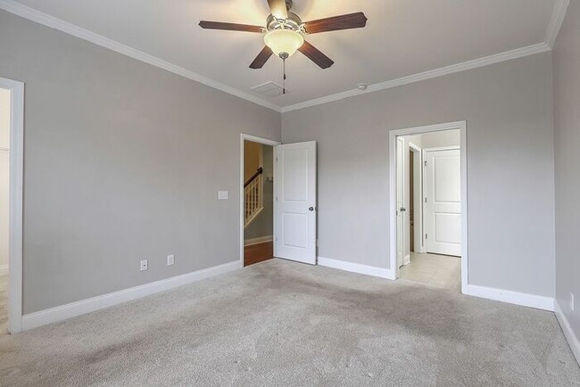 Building Photo - Spacious Mt. Pleasant Townhome!