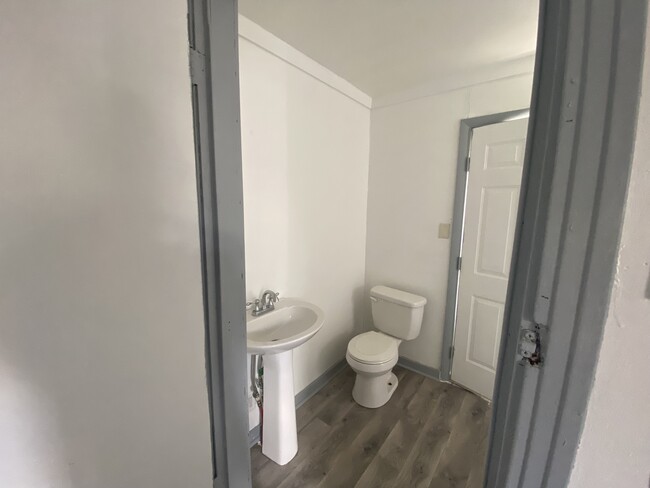 1/2 bathroom - 2975 Pecos St