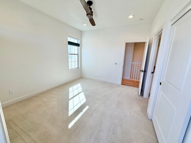 Building Photo - Gorgeous 4 bed 3 bath in the desired Portola Springs