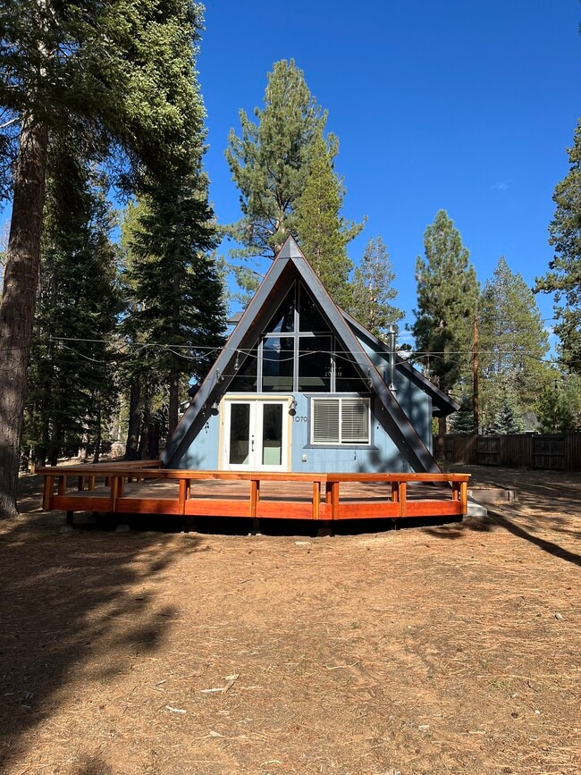Primary Photo - 1079 Modoc Way