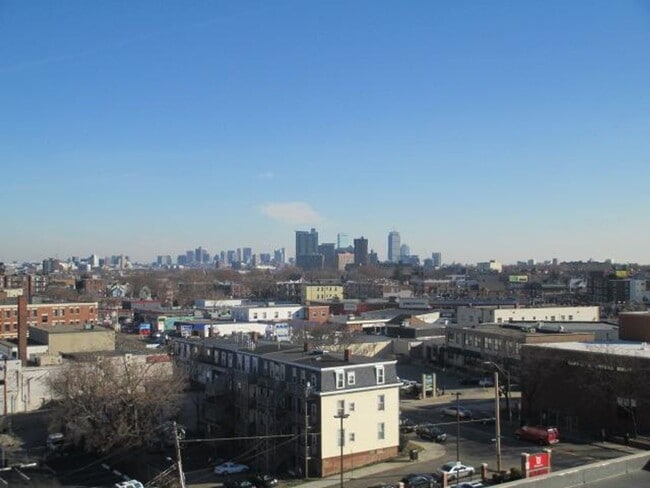 Building Photo - 15 N Beacon St