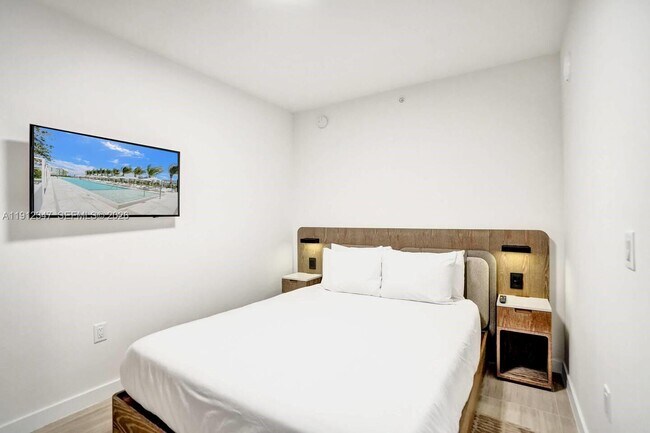 Building Photo - 580 72nd St