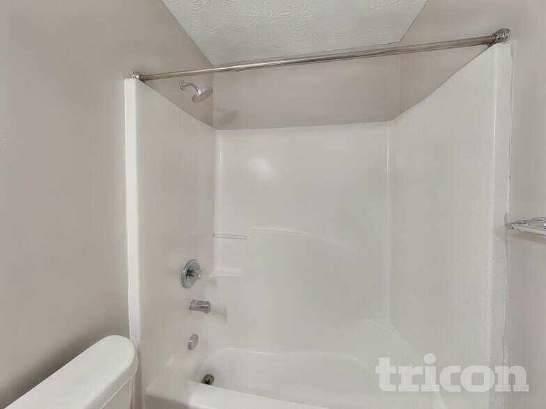 Building Photo - 1740 Formosa Ln