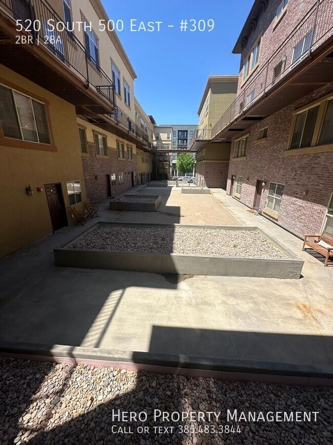 Building Photo - 520 E 500 S