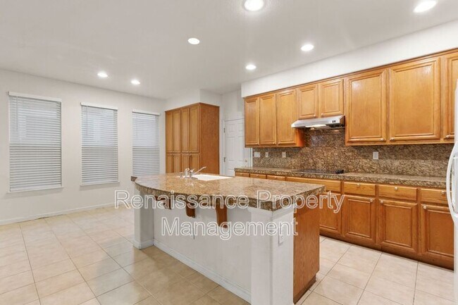 Building Photo - 492 Quail Run Cir