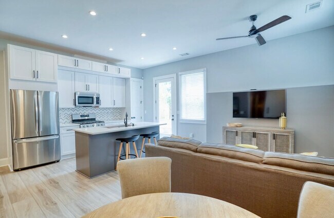 Building Photo - 874 Durant Pl NE