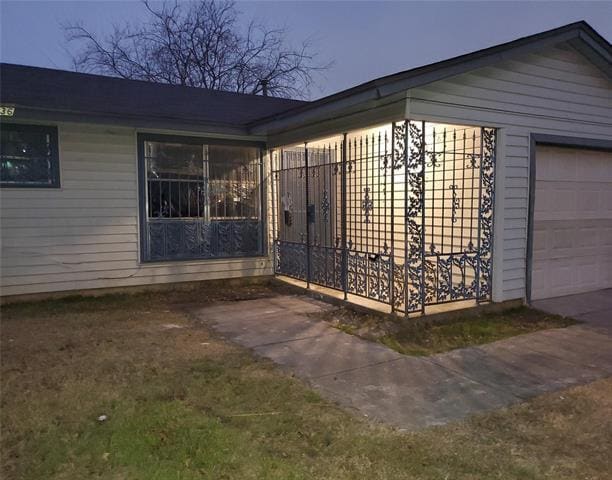 Building Photo - 8336 Bunche Dr
