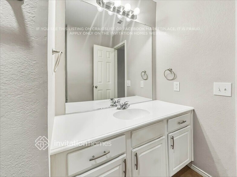 Building Photo - 2513 Tar Heel Dr