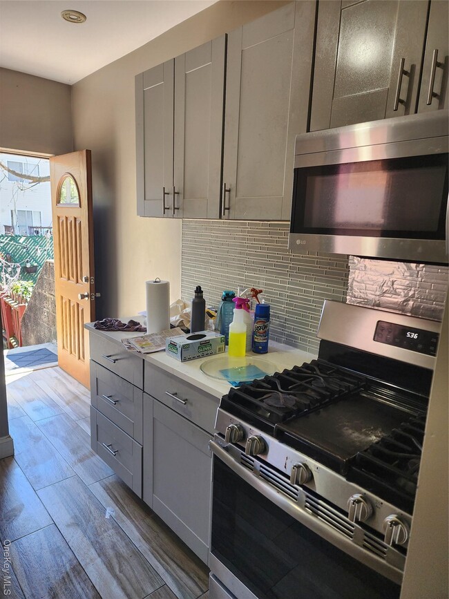 Building Photo - 11 Coonley Ct