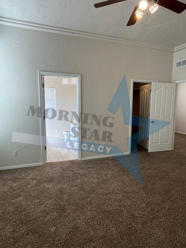 Building Photo - 3 Bedroom Home - Available Now!