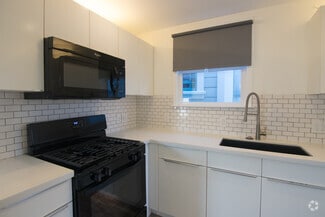 Building Photo - 1009 Lincoln Ave