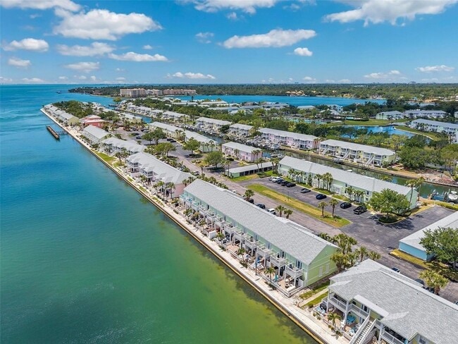 Building Photo - 4768 Coquina Key Dr SE