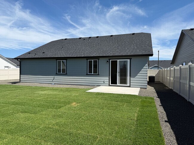 Building Photo - Newly Built 3-Bedroom with Fenced Back Yard