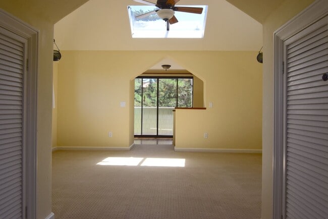 Building Photo - Fantastic Home in New Monterey Near DLI