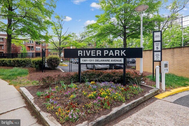 Building Photo - 1311 Delaware Ave SW