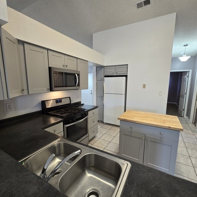 Building Photo - 7304 Grange Ave NW