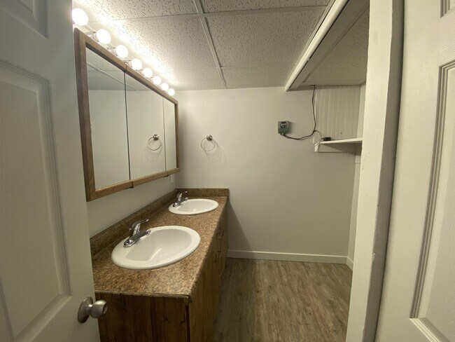 Building Photo - 189 Tennyson Ave