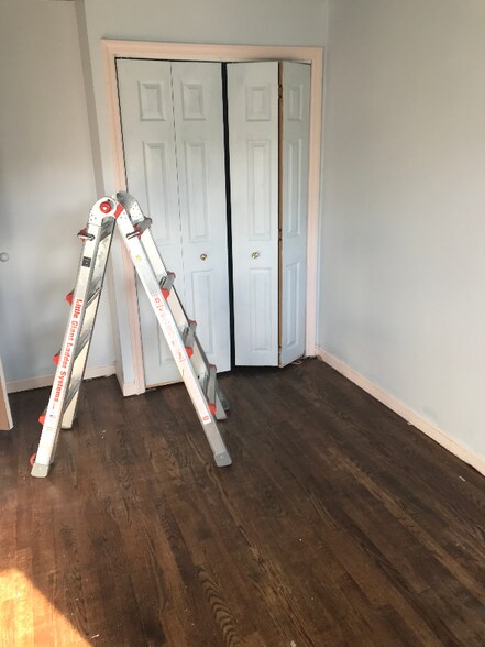 Building Photo - 5421 Highridge St