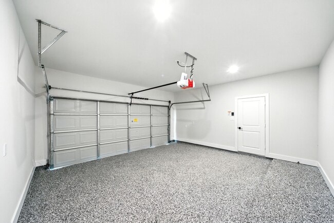 Building Photo - 2304 Hoskins Dr