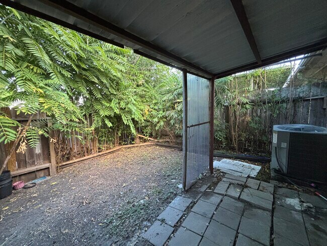 Building Photo - 12803 High Star Dr