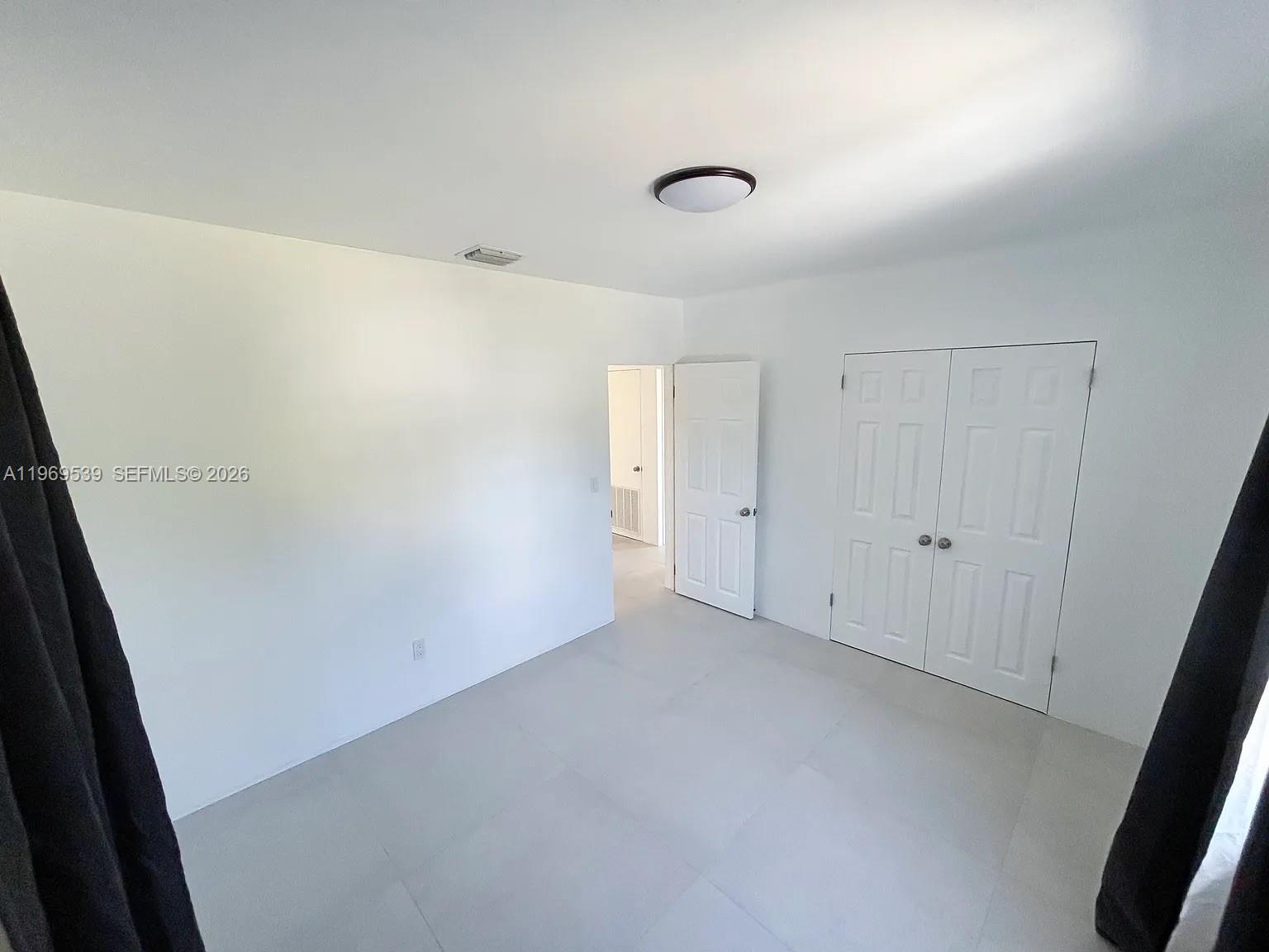 Building Photo - 601 De Leon Dr