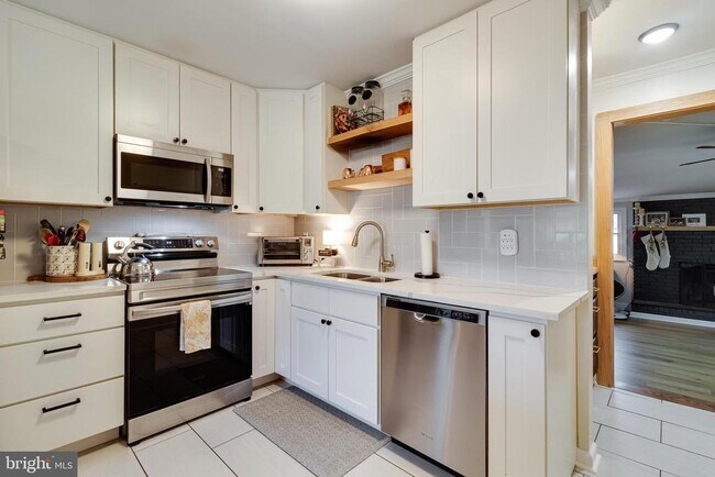 Building Photo - 40905 Spring House Ln