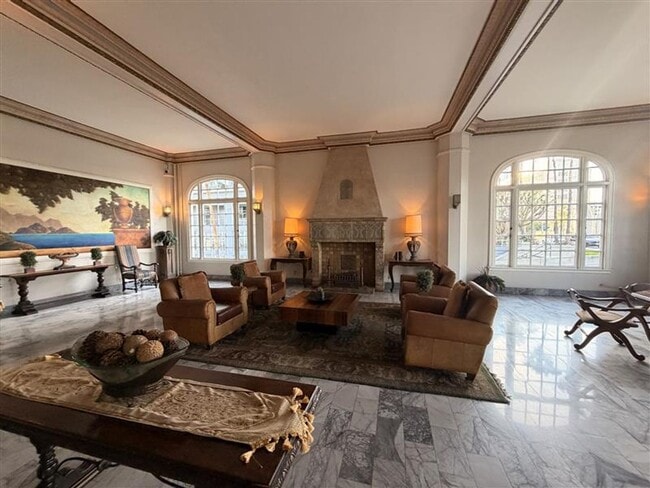 Building Photo - Historic 1BD in The Sovereign | New Appliances | Rooftop Access | Pet Friendly