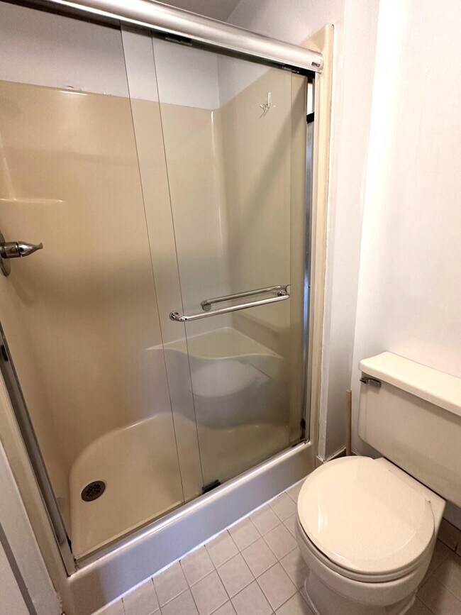 Building Photo - 3456 Burbank Dr