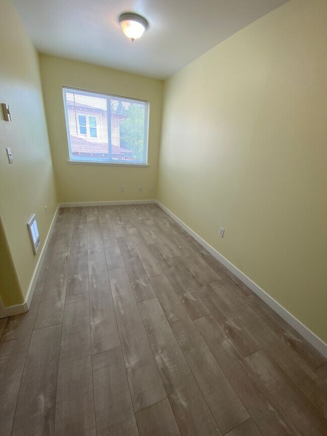 Building Photo - lot165