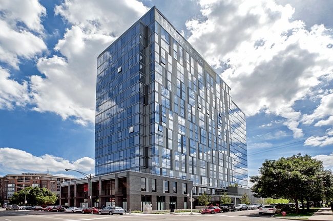 Building Photo - Xavier
