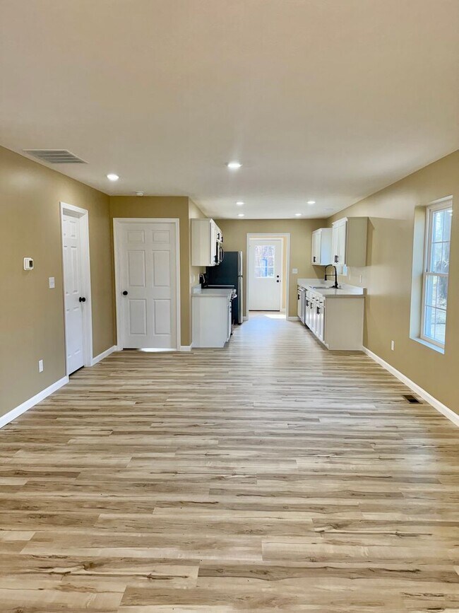 Building Photo - Just Built & Move-In Ready - Stunning New 3 Bedroom, 2 Bath Home!