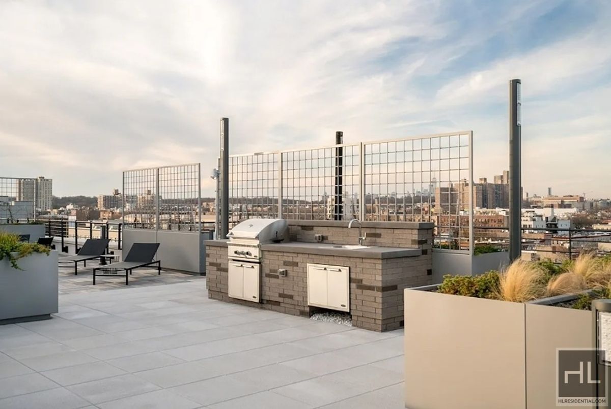 Building Photo - 310 Clarkson Ave